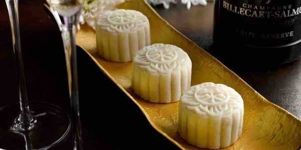 UOB Cards Singapore Raffles Hotel Mooncakes Up to 25% Off Promotion ends 9 Aug 2017