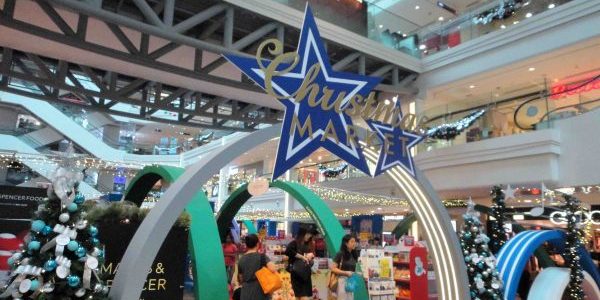 Plaza Singapura Christmas Market is happening from 1-24 Dec 2017