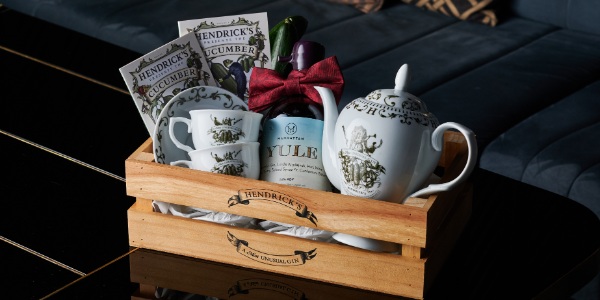 Behold the Hendrick’s x Manhattan Festive Pack!